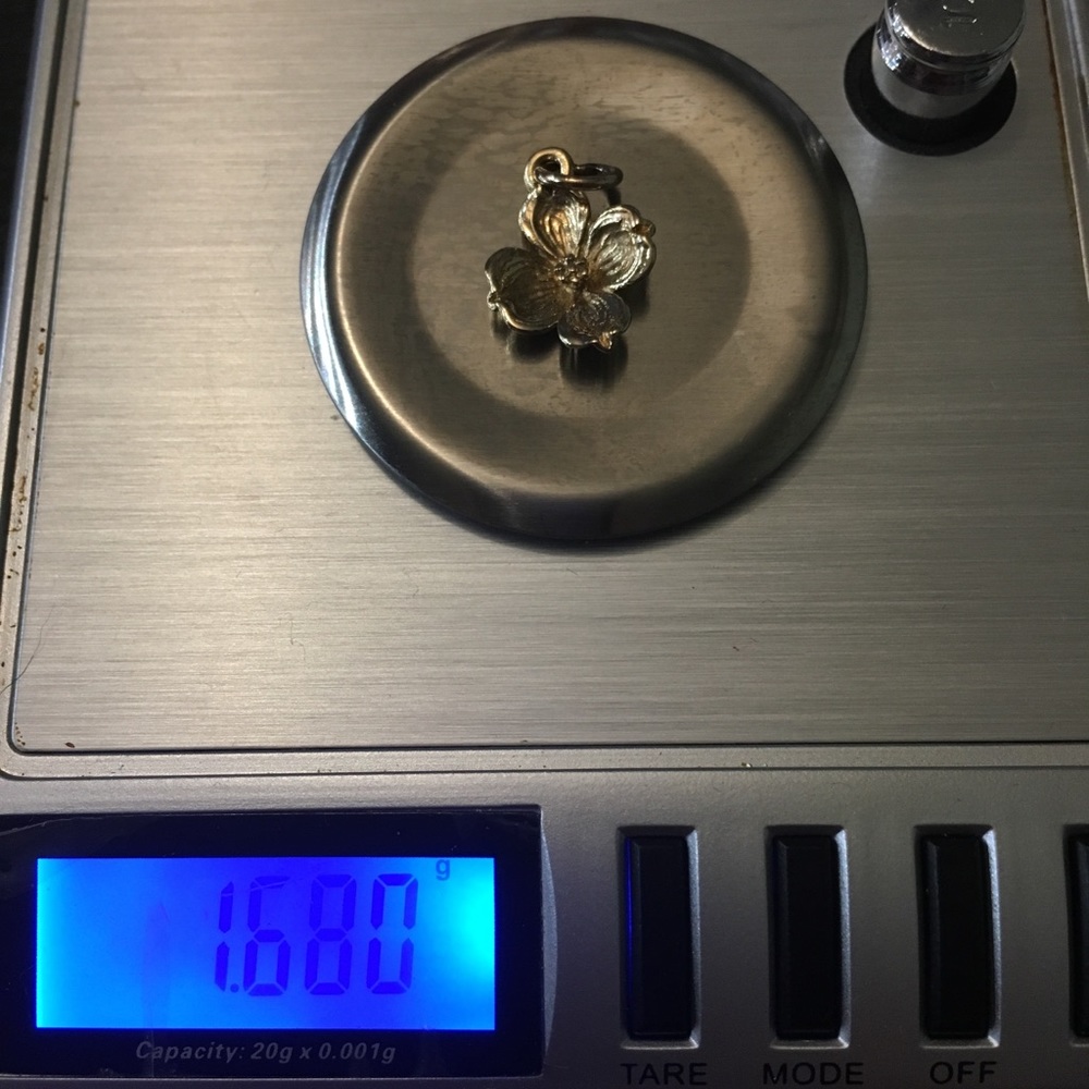 SOLD James Avery 14k YG dogwood flower charm - Picture 4 of 5
